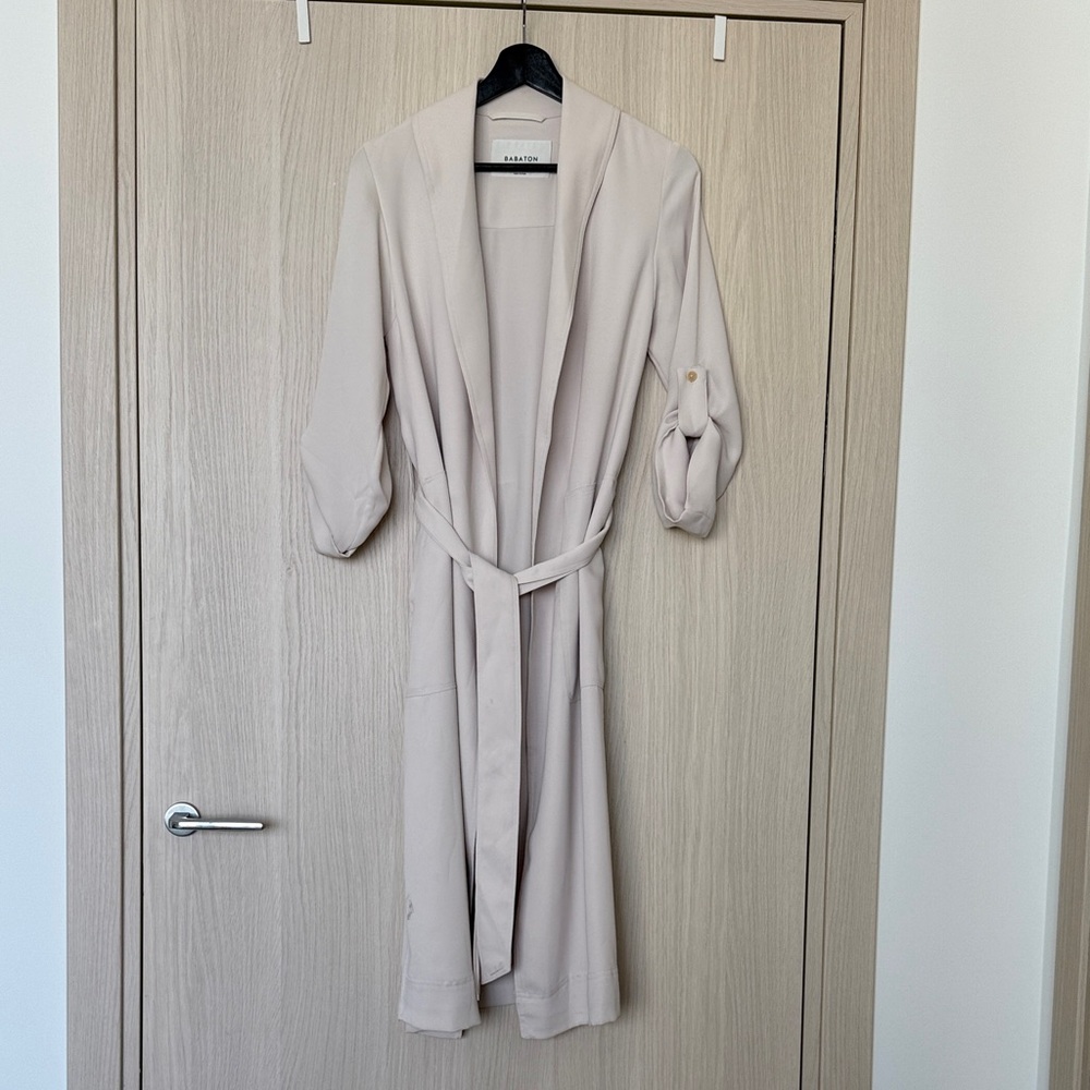 Aritzia Kahlo neutral robe size XXS | old money, quiet luxury, classy looks